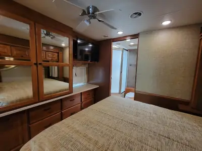 2014 Tiffin Motorhomes Allegro 36 LA photo 17