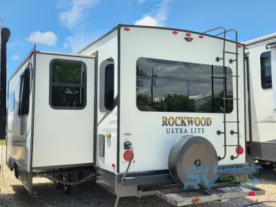 2020 Forest River Rockwood Ultra Lite 2604WS photo 4
