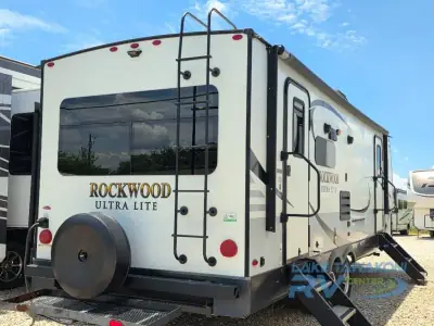 2020 Forest River Rockwood Ultra Lite 2604WS photo 5