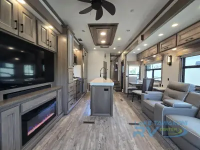 2022 Drv Mobile Suites 39 DBRS3 photo 13