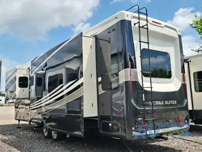 2022 Drv Mobile Suites 39 DBRS3 photo 4