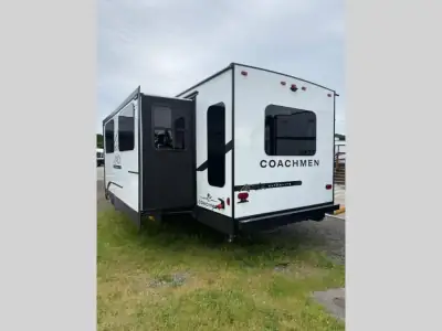 2026 Coachmen Apex Ultra-Lite 293RLDS photo 5