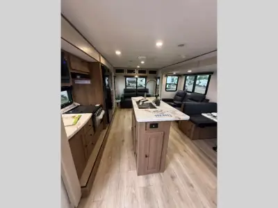 2026 Coachmen Apex Ultra-Lite 293RLDS photo 24
