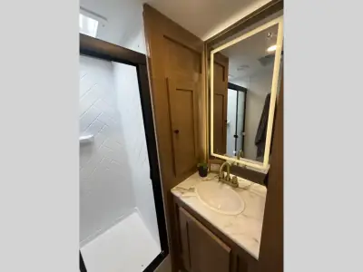 2026 Coachmen Apex Ultra-Lite 293RLDS photo 18