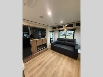 2026 Coachmen Apex Ultra-Lite 293RLDS photo 10