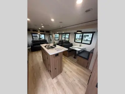 2026 Coachmen Apex Ultra-Lite 293RLDS photo 22
