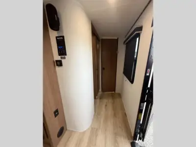 2026 Coachmen Apex Ultra-Lite 293RLDS photo 16