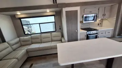 2025 Coachmen CATALINA 42CONDO photo 9