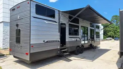 2025 Coachmen CATALINA 42CONDO photo 4