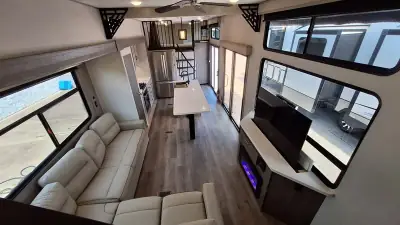2025 Coachmen CATALINA 42CONDO photo 13