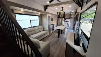 2025 Coachmen CATALINA 42CONDO photo 8