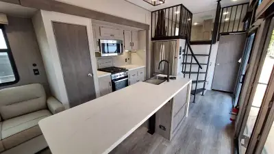 2025 Coachmen CATALINA 42CONDO photo 12