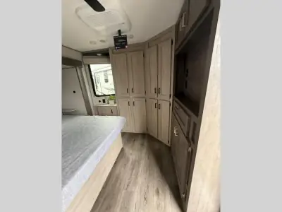 2025 Coachmen Catalina Destination Series 40BHTS2Q photo 23