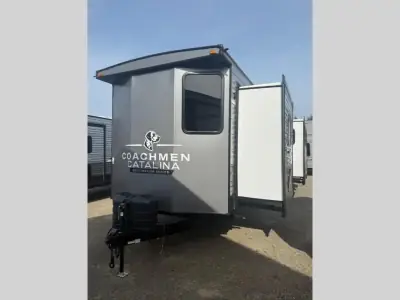 2025 Coachmen Catalina Destination Series 40BHTS2Q photo 3