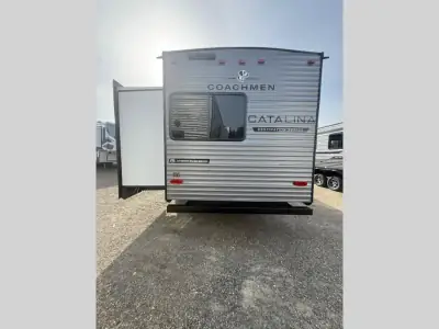 2025 Coachmen Catalina Destination Series 40BHTS2Q photo 5