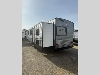2025 Coachmen Catalina Destination Series 40BHTS2Q photo 4