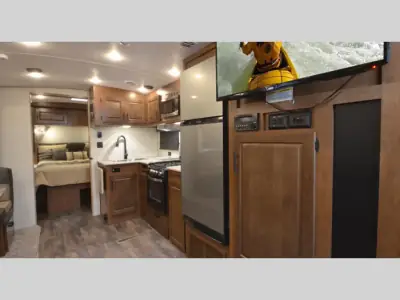 2025 Outdoors Timber Ridge Titanium Series 28BKS photo 2