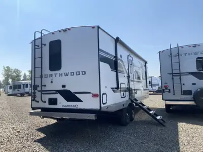 2027 Northwood Mfg ARCTIC FOX NXT 24SK photo 4