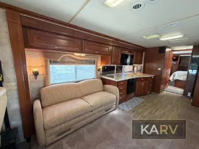2006 Fleetwood Discovery 39S photo 22