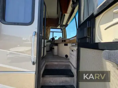 2006 Fleetwood Discovery 39S photo 17