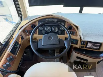 2006 Fleetwood Discovery 39S photo 47