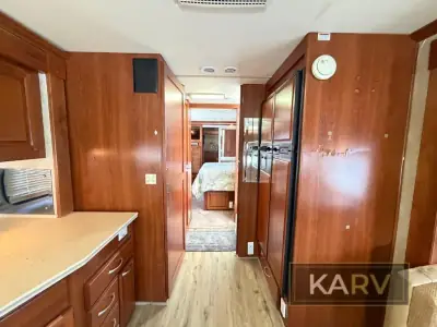 2006 Fleetwood Discovery 39S photo 25