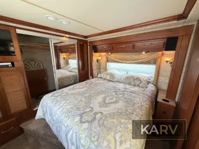 2006 Fleetwood Discovery 39S photo 34