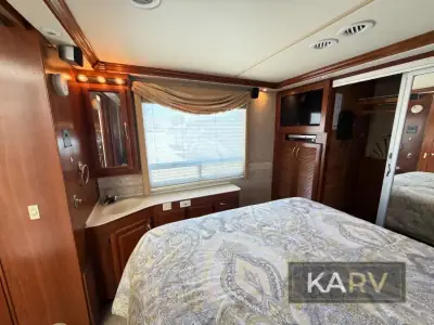 2006 Fleetwood Discovery 39S photo 35