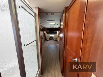 2006 Fleetwood Discovery 39S photo 41