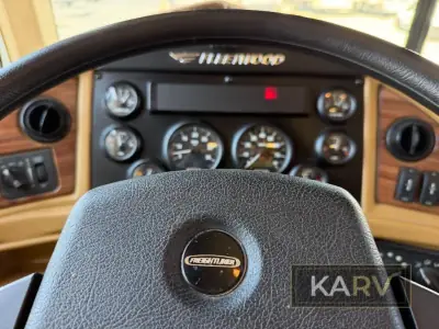 2006 Fleetwood Discovery 39S photo 48