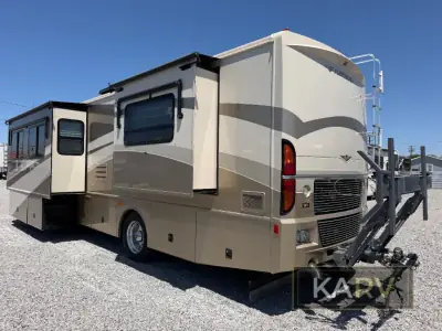 2006 Fleetwood Discovery 39S photo 15