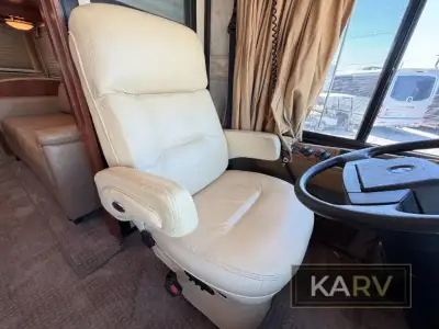 2006 Fleetwood Discovery 39S photo 19