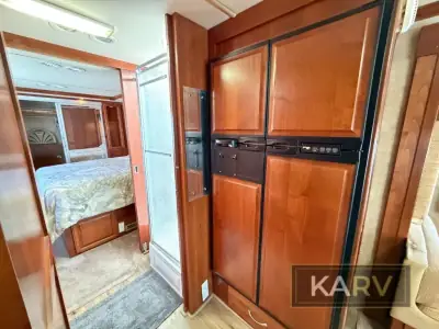 2006 Fleetwood Discovery 39S photo 26