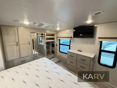 2022 Forest River Rockwood Signature Ultra Lite 8298KS photo 29
