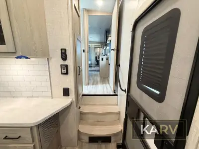 2022 Forest River Rockwood Signature Ultra Lite 8298KS photo 19