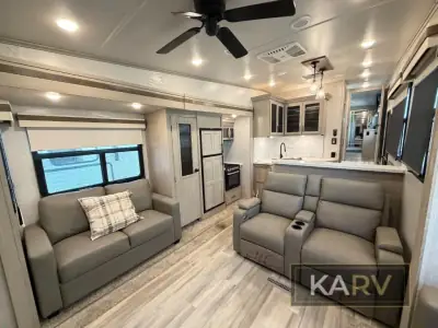 2022 Forest River Rockwood Signature Ultra Lite 8298KS photo 17