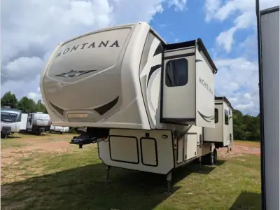 2018 Keystone Montana 3950BR photo 3