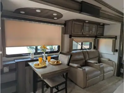 2018 Keystone Montana 3950BR photo 7