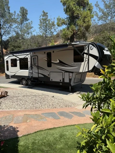 2016 KEYSTONE MONTANA HIGH COUNTRY exterior