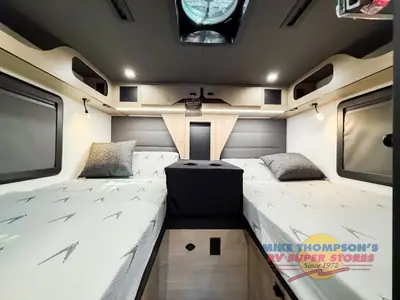 2026 Grand Design Lineage Series M photo 28