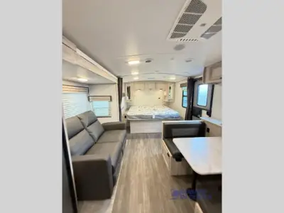 2023 Cruiser Shadow Cruiser 228RKS photo 14