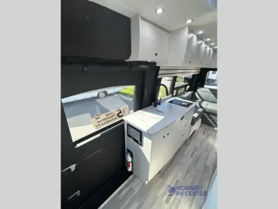 2026 Pleasure-Way Ontour 2.2 AWD photo 33