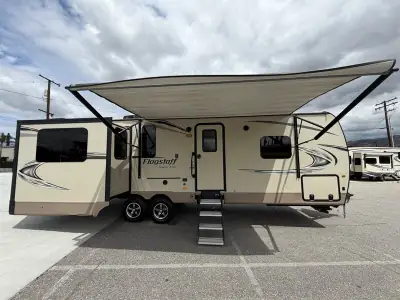 2019 Forest River Flagstaff Lite 27RLWS photo 3