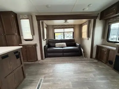 2019 Forest River Flagstaff Lite 27RLWS photo 13