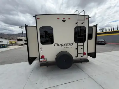2019 Forest River Flagstaff Lite 27RLWS photo 5