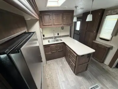 2019 Forest River Flagstaff Lite 27RLWS photo 32