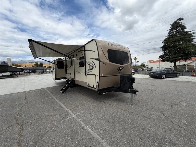 2019 Forest River Flagstaff Lite 27RLWS exterior