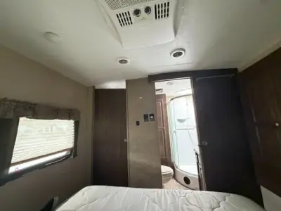 2019 Forest River Flagstaff Lite 27RLWS photo 44