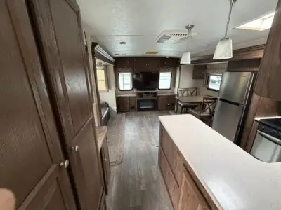 2019 Forest River Flagstaff Lite 27RLWS photo 11