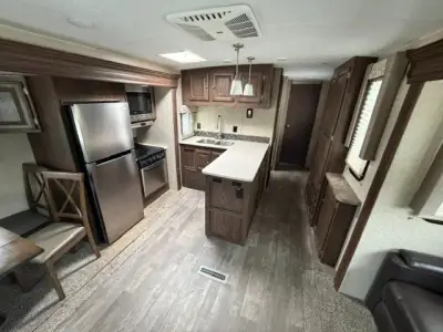 2019 Forest River Flagstaff Lite 27RLWS photo 40